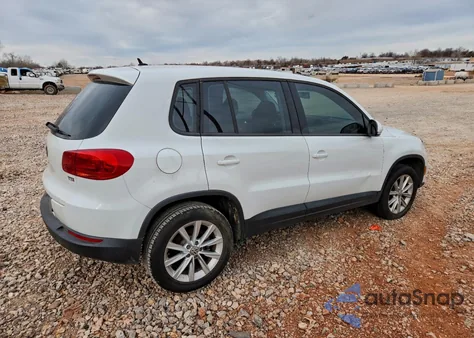 2017 Volkswagen Tiguan S z USA, uszkodzony, nr VIN WVGAV7AX0HK046952